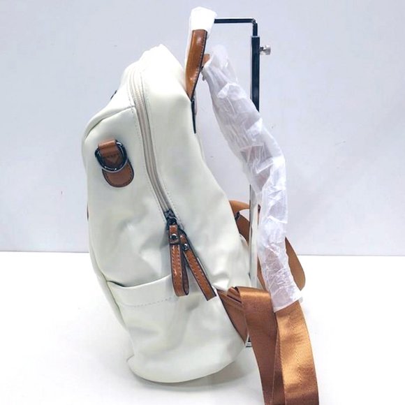 NEW Faux Leather Cluci Cream Backpack/Device Bag - Picture 4 of 13